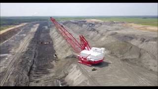 Dragline Working at Luminant Lignite Mine  Kosse Texas [upl. by Htidra]