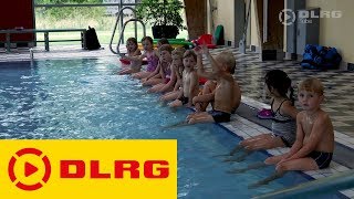 Die DLRG Schwimmausbildung  Anfängerschwimmkurs [upl. by Laehcar]