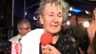 Jacques Higelin sort de scène aux Francofolies [upl. by Eelorac404]