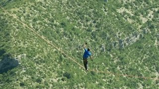 Il ne faut pas avoir le vertige Ces funambules veulent parcourir 1680 mètres audessus du vide [upl. by Assiar]