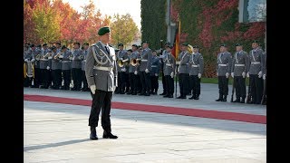 Preußischer Präsentiermarsch 10102018 Kanzleramt [upl. by Ttenneb952]