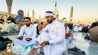 First RAMADAN IFTAR in Madina Masjid an Nabawi  Ramadan Mubarak [upl. by Emorej]