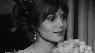 Françoise Dorléac  Julie de Chaverny Ou La double méprise [upl. by Ayital286]