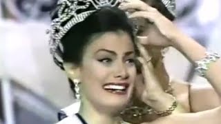 Dayanara Torres in her coronation as Miss Universe 1993 [upl. by Ominoreg]