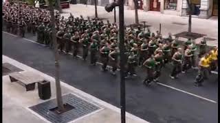 La Légion Etrangère fait son jogging dans le centre de Nîmes à 8h le lendemain de la coupe du monde [upl. by Atikan]