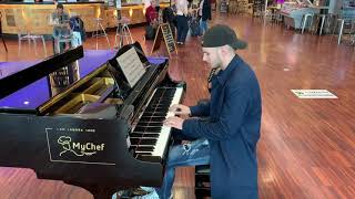 Ludovico Einaudi  Una Mattina Intouchables Piano at Milan Airport [upl. by Eniahpets]