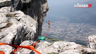 Extrême  ils jouent les funambules à 300 mètres du sol [upl. by Felix489]